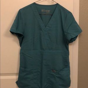 GREYS ANATOMY MEDIUM SCRUB TOP